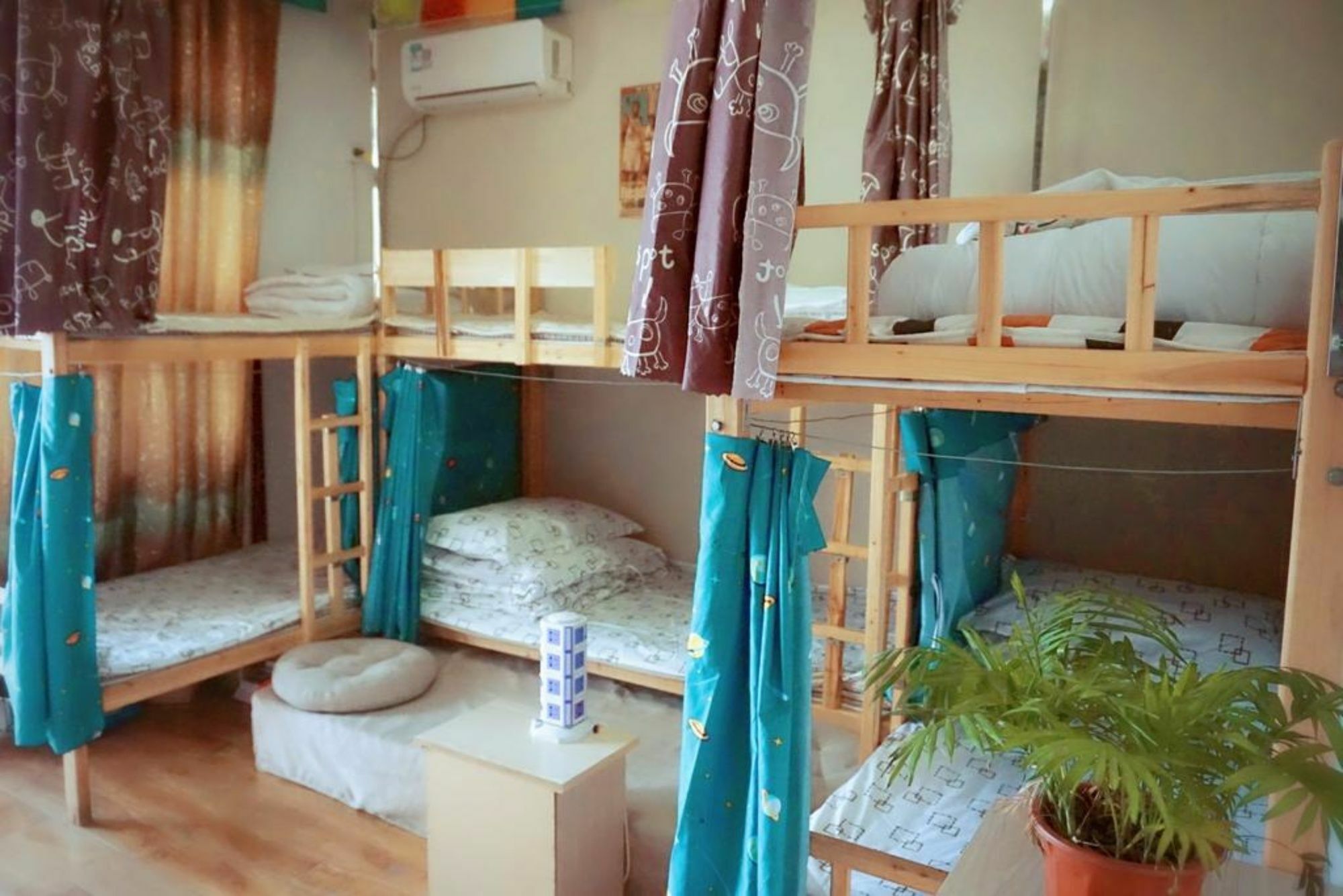 Huanlesong Youth Hostel Wuhan Esterno foto