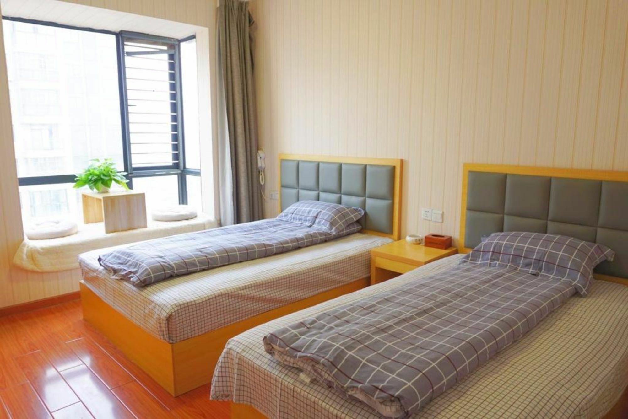 Huanlesong Youth Hostel Wuhan Esterno foto