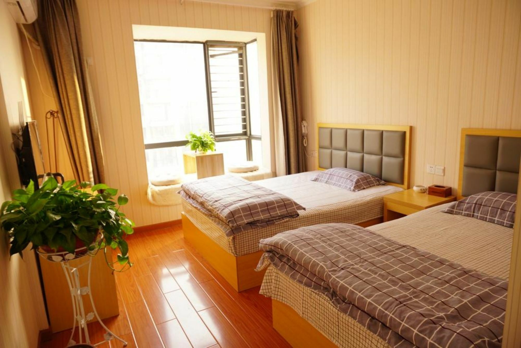 Huanlesong Youth Hostel Wuhan Esterno foto